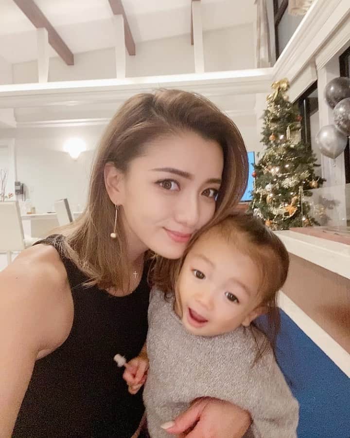谷口紗耶香のインスタグラム：「さっきまで新生児だったのになぁ。笑💕 早い早い、ホンマ。🥲」