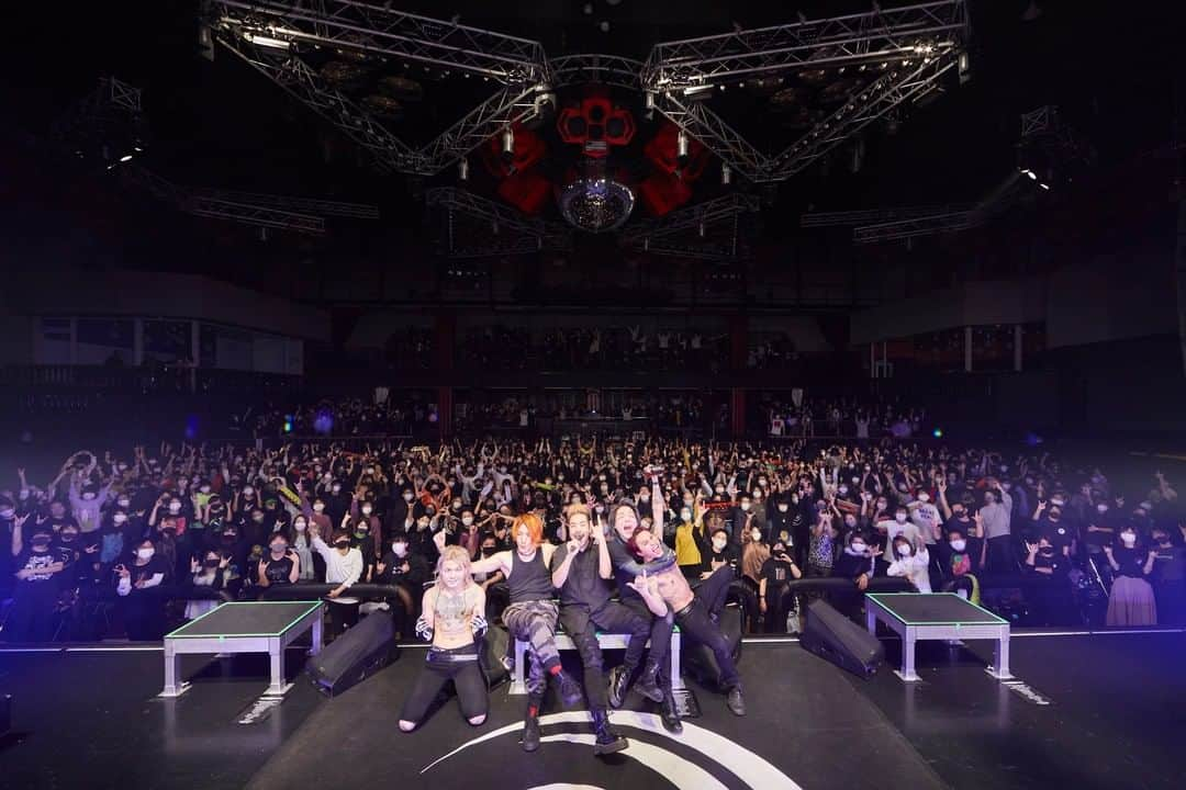 Crossfaithさんのインスタグラム写真 - (CrossfaithInstagram)「「JAPAN TOUR 2020 - SYNTHESIS -」東京公演ありがとうございました！  12/6(日)大阪公演のチケットも残りわずか！　 お見逃しなく！  ぴあ: https://t.pia.jp/pia/artist/artists.do?artistsCd=83060040 e+: https://eplus.jp/sf/word/0000038168 ローソンチケット: https://l-tike.com/concert/mevent/?mid=350400  Photo by @ysz.photo」12月2日 19時02分 - crossfaithjapan