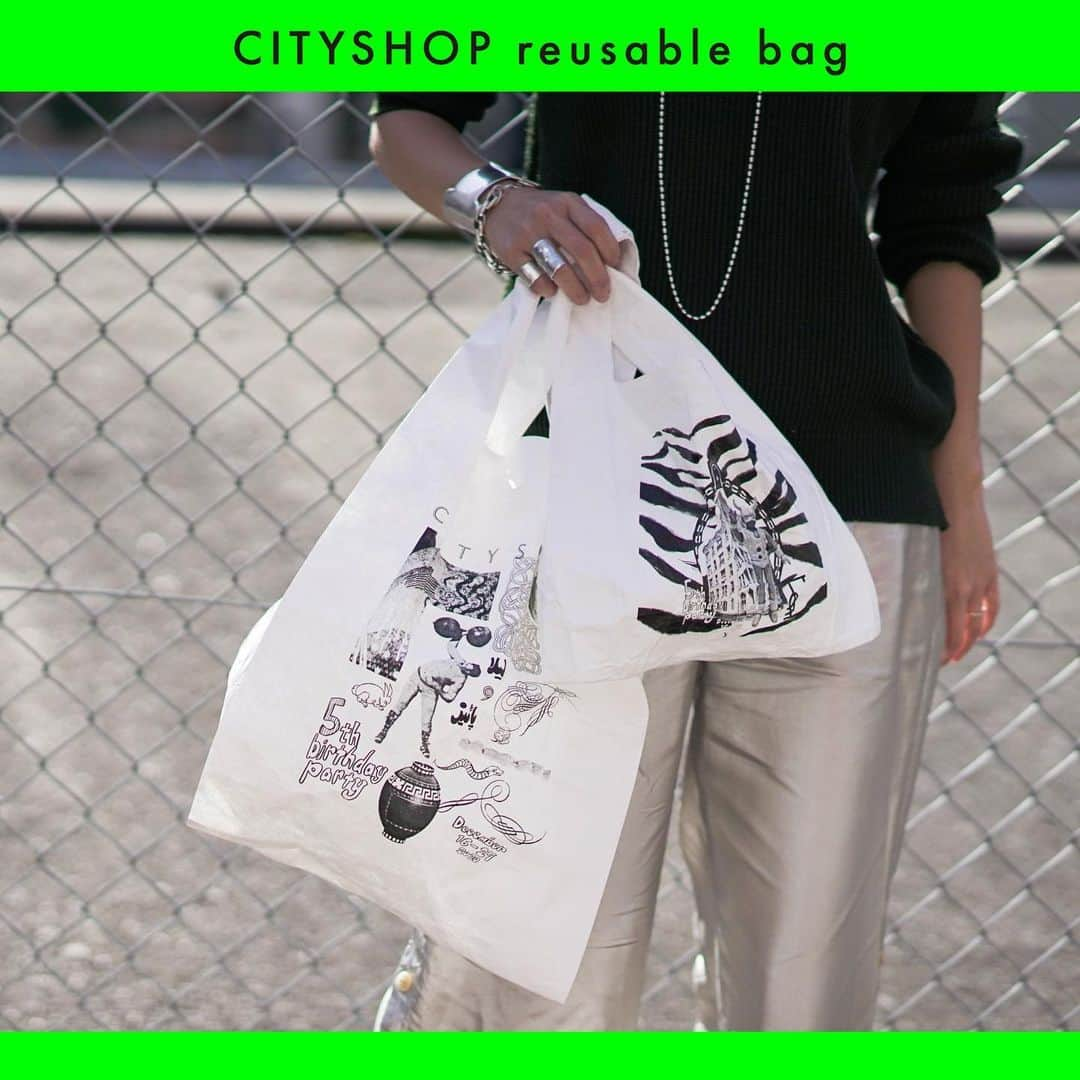 CITYSHOPさんのインスタグラム写真 - (CITYSHOPInstagram)「. CITYSHOP “5th Birthday Party”  【FASHION】 CITYSHOP LOVES the earth 🌍   ◆reusable bag ◆ CITYSHOPが出来るサスティナブルの取り組みのひとつとして。エコバッグを製作。 紙のような独特なテクスチャーながら、超軽量で耐水性に優れたタイベック素材を使用。  店頭にご用意した専用ペンで、コラージュ部分に塗り絵をお楽しみいただけます。  あなたの。お子様の。世界にひとつの作品を。  ◆発売日: 12/16(水) ◆展開店舗: CITYSHOP 全店＋BAYCREW’S STORE ◆サイズ: S / M / XXL  __________________________ #CITYSHOP #CITYSHOPLOVES #theearth #5th #birthdayparty  #12月16日よりスタート #様々なコンテンツを毎日企画しています #お楽しみに」12月2日 19時03分 - cityshop.tokyo