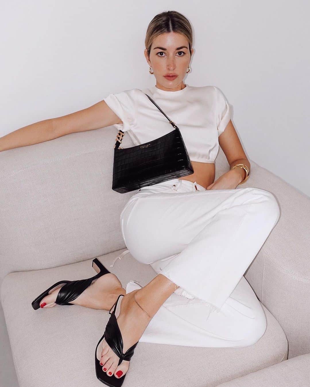 カルメン・ハミルトンさんのインスタグラム写真 - (カルメン・ハミルトンInstagram)「Lounging around with Lily Rose @dylan_kain #dylankain」12月2日 19時08分 - carmengracehamilton