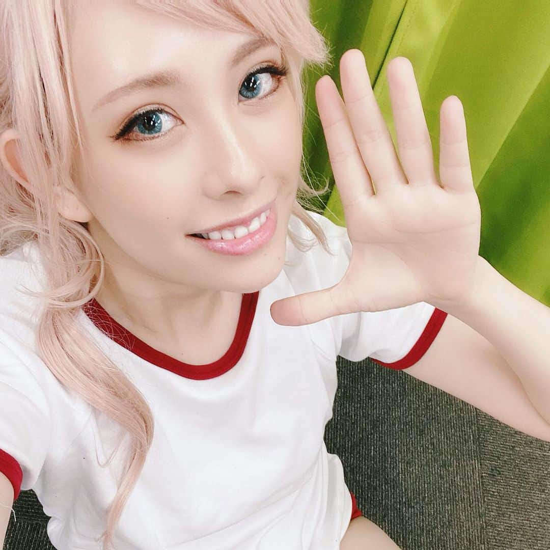 柳瀬アビーさんのインスタグラム写真 - (柳瀬アビーInstagram)「ピンクウィッグシリーズ👙🦄🌺🌸💒🎀💗  みんなは何枚目がお好みですか🥰？  #ピンク#ウィッグ#コスプレ#メイク#カラコン#自撮り#セルフィー#japan#wig#pink#makeup#model#selfie#anime#animegirl#like4likes#instagood」12月2日 19時18分 - abbie_yanase