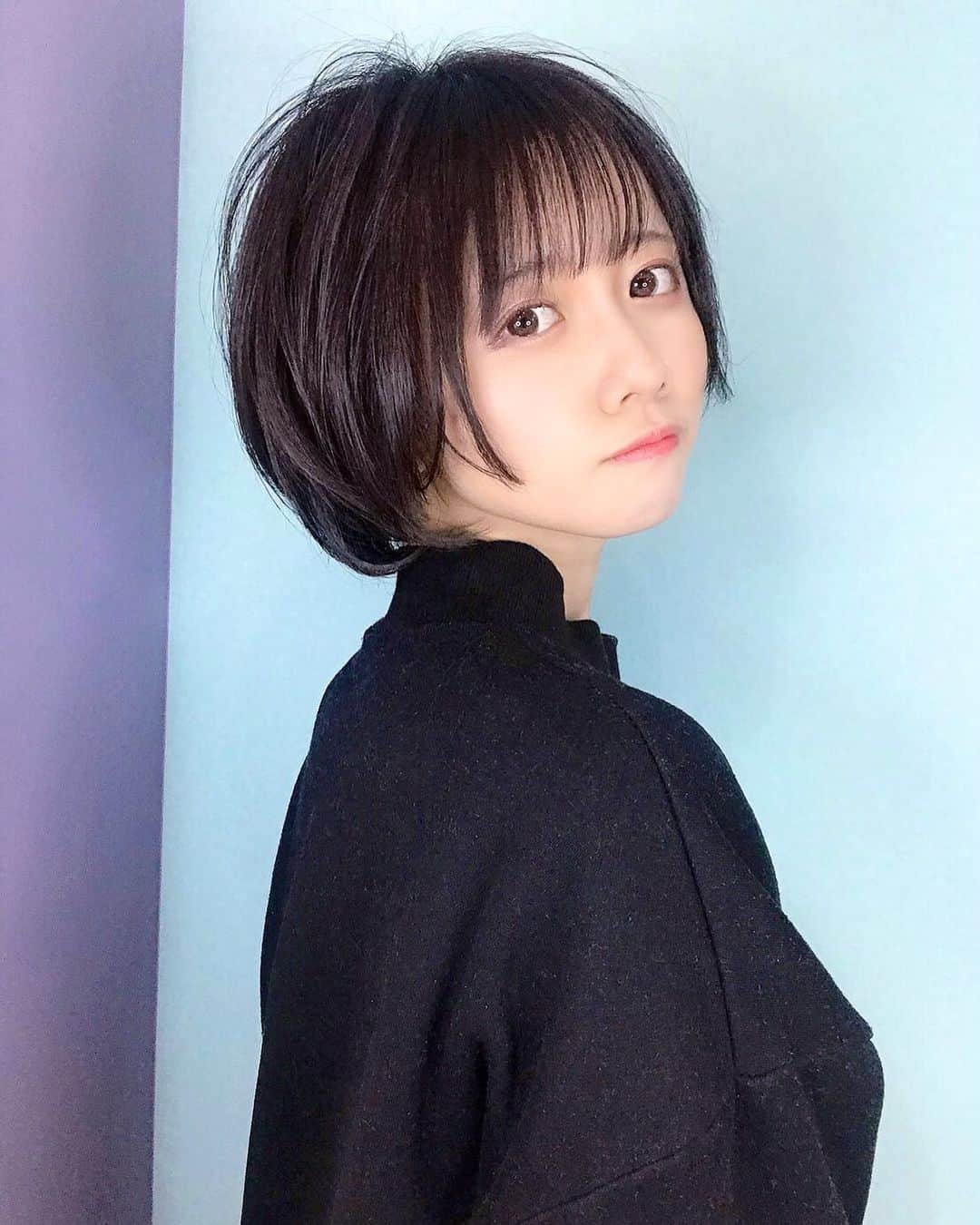 南茉莉花さんのインスタグラム写真 - (南茉莉花Instagram)「毛先よく見るとグレー入ってるやで探してみて(✌🏻️* ॑¯ ॑*✌🏻️) ナチュラル系インナーカラー🤟 ありがとうございました！  #ショートヘア  #ショートカット」12月2日 19時10分 - marika_ramen