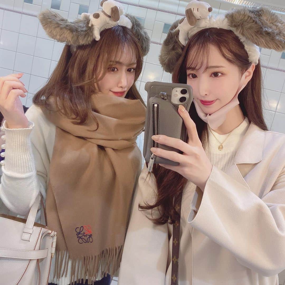 餃子のりさちゃんのインスタグラム：「イエベ🍁とブルベ☃って感じ🍎」