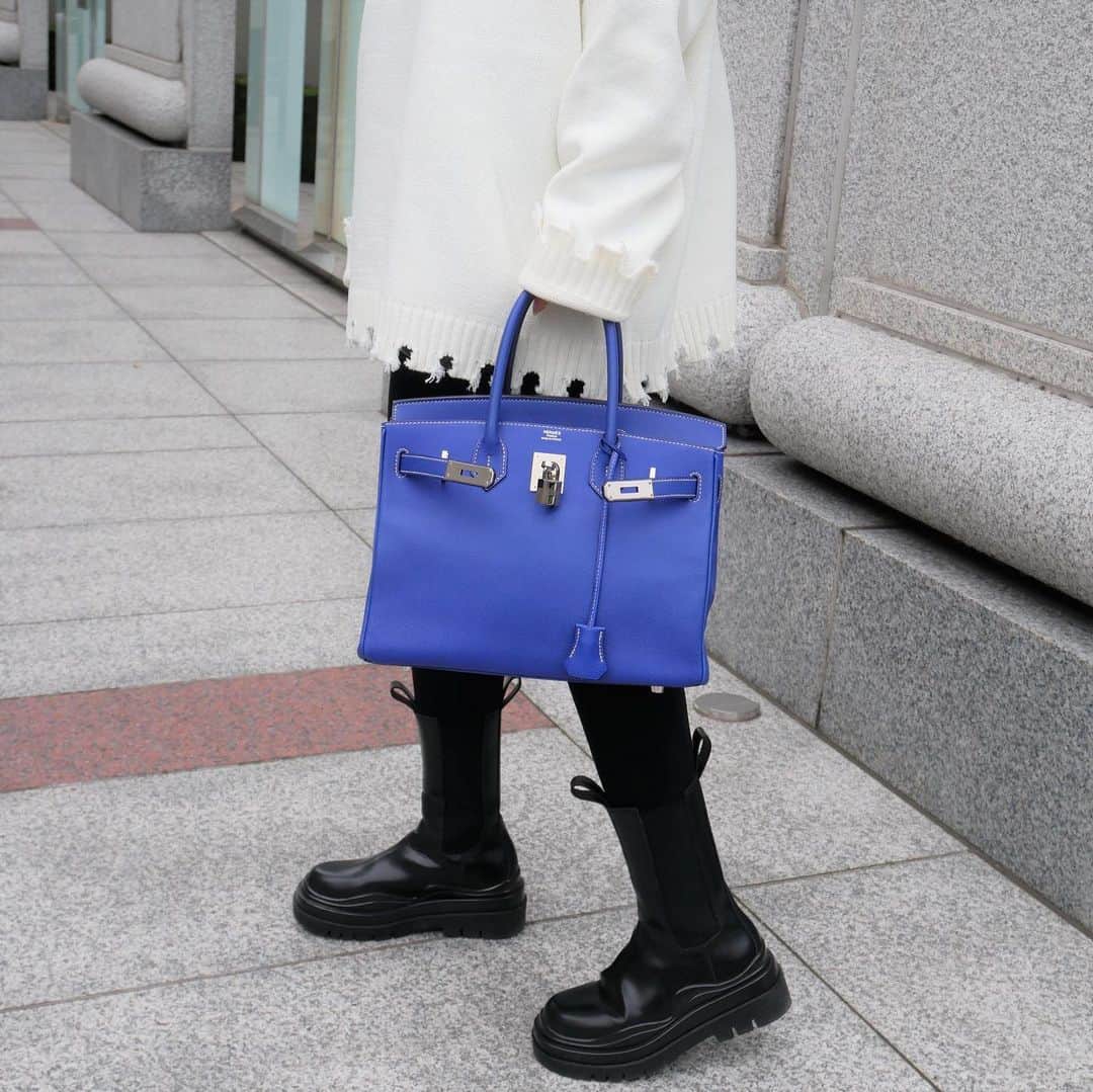 のインスタグラム：「Hermes Candy Collection Birkin 30 in Blue Electric 💙 Epsom  📌Item not available on webstore, please send us a direct message to order  ✈️Free Shipping Worldwide 📩DM for more info and pricing  ➡️info@amorevintagetokyo.com   #hermes #birkin #birkin30 #hermescandycollection」