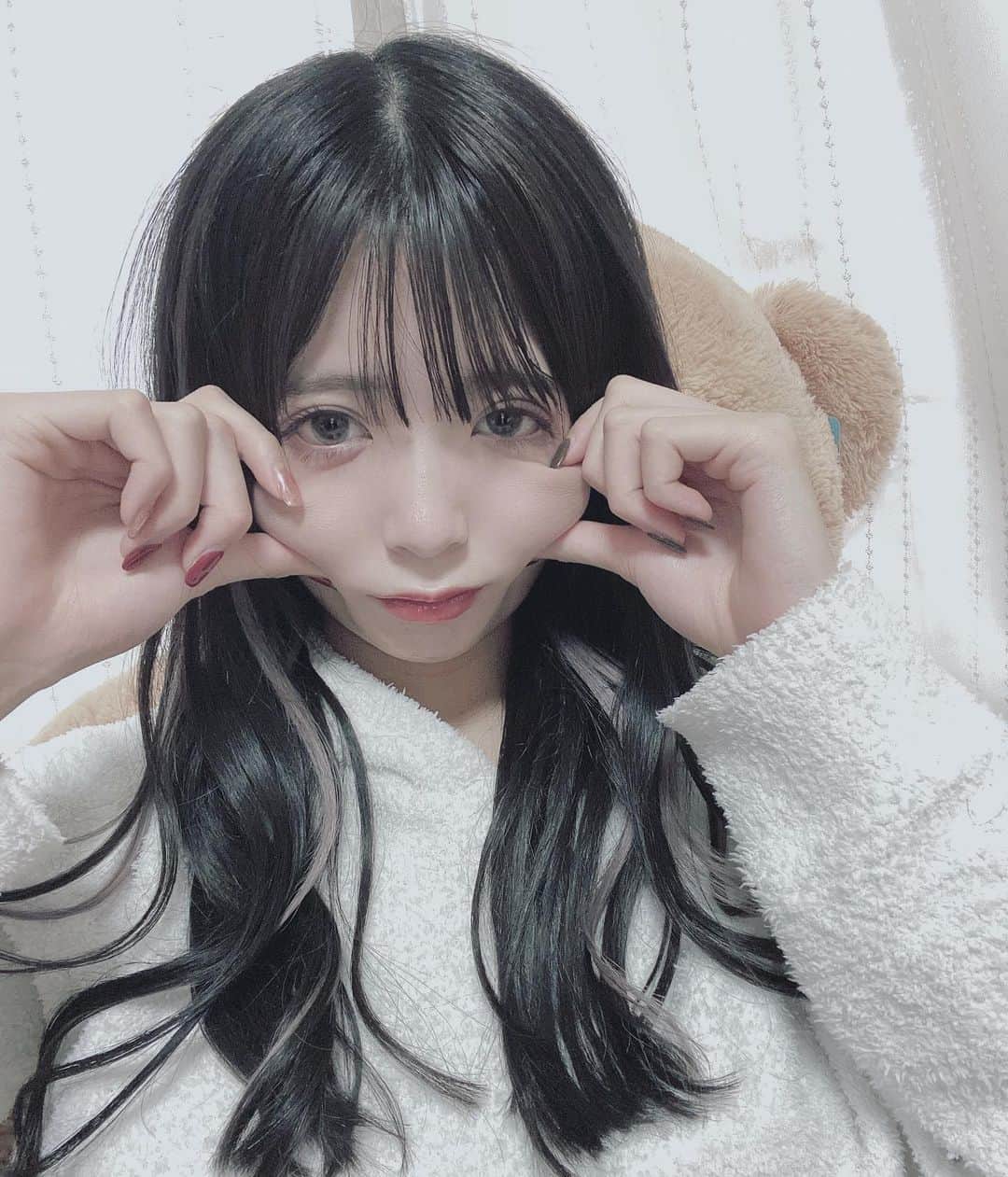 パン・ルナリーフィのインスタグラム：「😿」