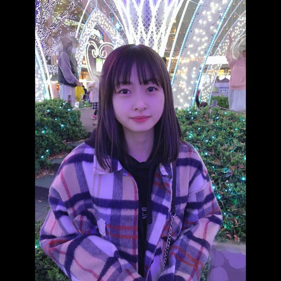 松岡はなのインスタグラム：「久しぶりにお母さんが来てくれて良い時間を過ごせました。やっぱりお母さんだなぁ〜☺︎ #博多駅　#イルミネーション」