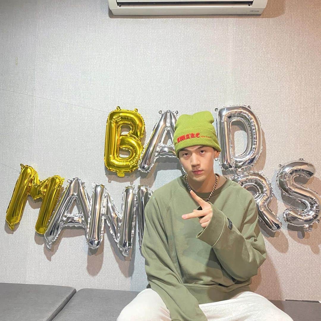 K.A.R.Dさんのインスタグラム写真 - (K.A.R.DInstagram)「[#BM] #VLIVE BAD MANNERS 많이 사랑해주실거죠⁉️ 🔽🔽 https://youtu.be/tV0GDThs6p0  #KARD #카드 #비엠 #BAD_MANNERS」12月2日 19時53分 - official_kard