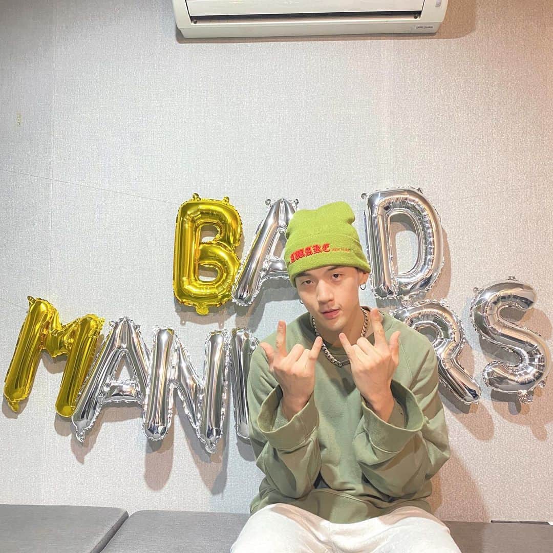 K.A.R.Dさんのインスタグラム写真 - (K.A.R.DInstagram)「[#BM] #VLIVE BAD MANNERS 많이 사랑해주실거죠⁉️ 🔽🔽 https://youtu.be/tV0GDThs6p0  #KARD #카드 #비엠 #BAD_MANNERS」12月2日 19時53分 - official_kard