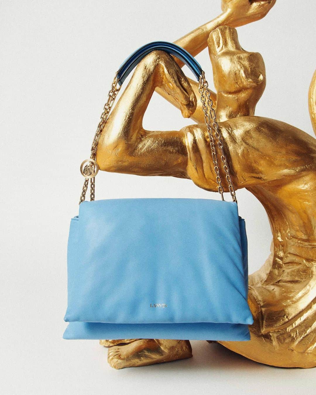 ランバンのインスタグラム：「Sugar: the new Lanvin bag. #LanvinSugarBag」