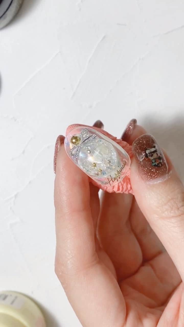 なかやまちえこのインスタグラム：「スノードーム完成です✨⠀ ⠀ complete！✨⠀ ⠀  PREGEL・Betty gel・きまぐれキャット・PREANFA・PREXY商品は、⠀ ⠀ ネイリストの方は↓ ⠀ プリモール @nail_premall ⠀ http://gelnailshop.com/ ⠀ ⠀ キャンディポケット @candypocket_official ⠀ http://www.beautysupport.jp/sm/script_main/shoptop.php⠀ ⠀ セルフの方は↓ ⠀ ジョイアート ⠀ http://joyart.biz/ ⠀ ⠀ にて購入頂けます☺️⠀ ⠀ #nail #nails #nailart #ネイル #美甲 #ネイルアート  #japanesenailart #manucure #japanesenails #manicurist #gelnails #أظافر #네일아트 #미용 #vẽmóng #ngườiđẹp  #เพ้นท์เล็บ #искусствоногтя #artedeuñas #เพ้นท์เล็บเจล #ジェルネイルデザイン #ネイルデザイン #senikuku #nagelkunst #スノードーム #snowdome」