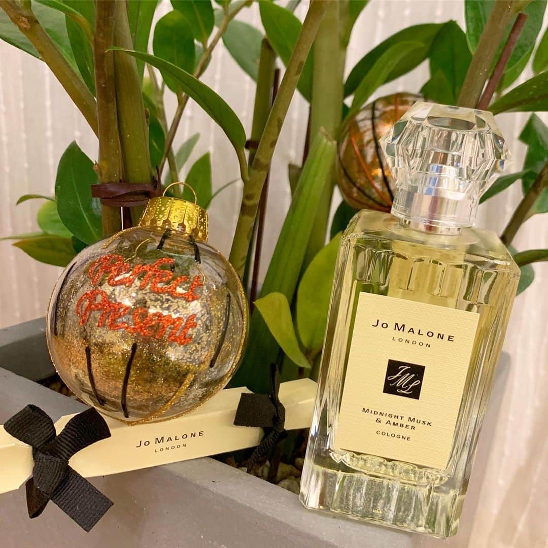 さんのインスタグラム写真 - (Instagram)「• Thank you Jo Malone London— for a memorable scent for the holidays.❤️♥️#ad #조말론런던」12月2日 19時59分 - hermosavidaluna