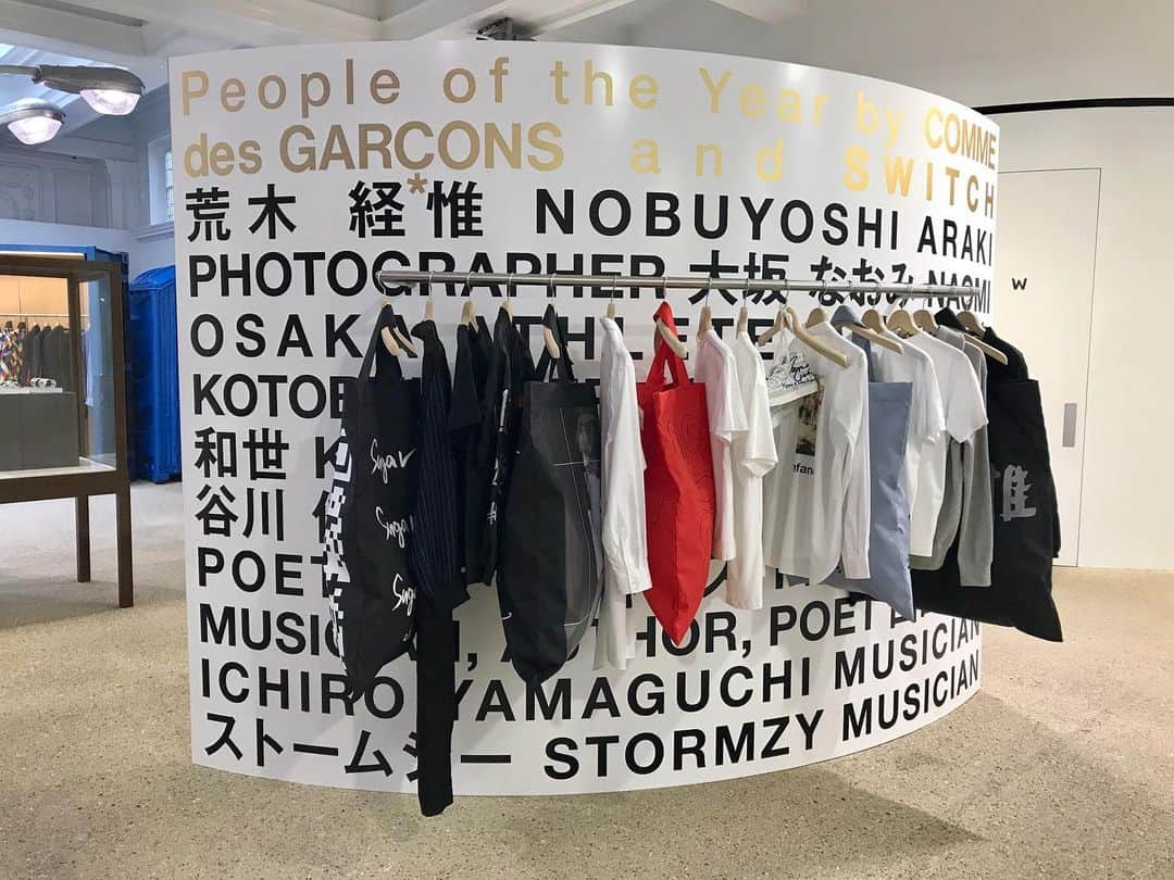 コム・デ・ギャルソンさんのインスタグラム写真 - (コム・デ・ギャルソンInstagram)「People of the Year installation by Rei Kawakubo at Dover Street Market London, reopening from today December 2nd.」12月2日 20時09分 - commedesgarcons