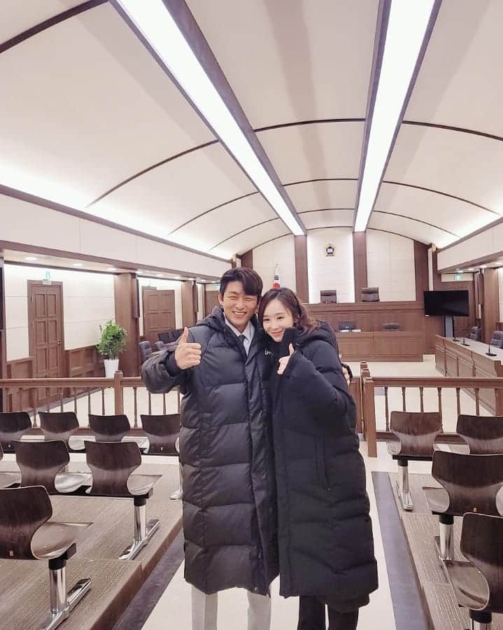 ハン・スヨンさんのインスタグラム写真 - (ハン・スヨンInstagram)「연수원 동기 #한변 #박변 😊 잠시후 9시30분 kbs2 " #바람피면죽는다 " 첫방사수해주세요🙏 #고준 #한수연 #한우성 #박혜경 #변호사」12月2日 20時16分 - april_hansooyeon