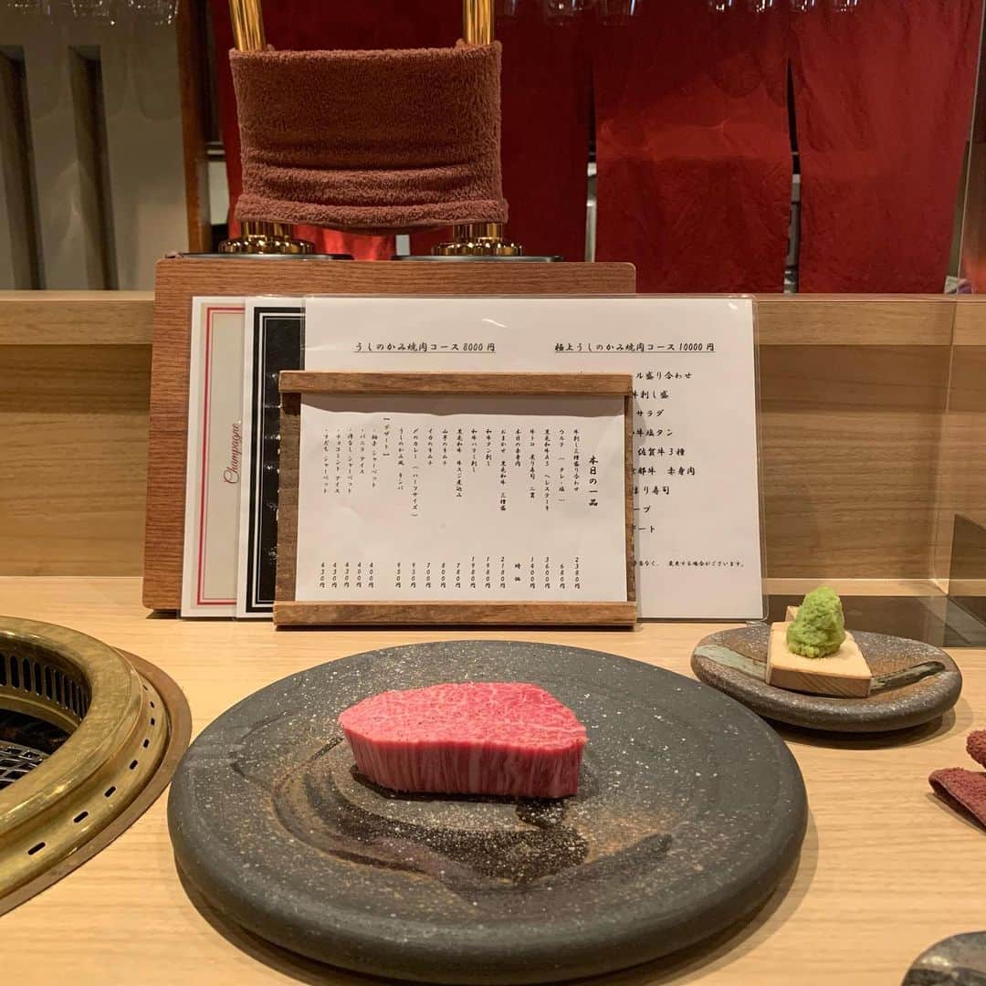 サキさんのインスタグラム写真 - (サキInstagram)「お肉しか勝たん！！まじでお肉ぅ！！！勝たんが言いたいだけやけどほんまにお肉しか勝たん！ #うしのかみ #大阪グルメ」12月2日 20時16分 - 88_gira_88