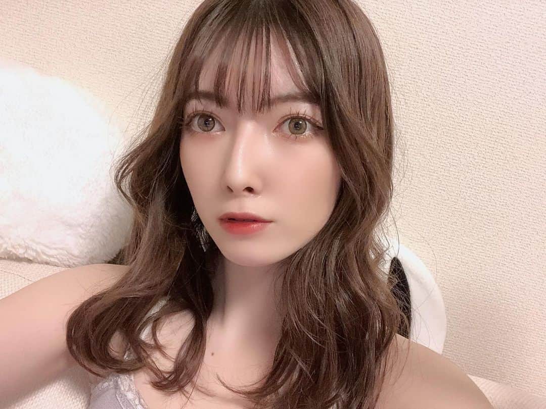 日下部美愛のインスタグラム：「この巻き方好きなんだよねえ  #photo #japan #model #me #hair #fashion #fashionblogger #makeup  #followme #instagood #camera #instadaily #dailylook #한국 #맞팔 #사진 #데일리 #自撮り #韓国ヘア」