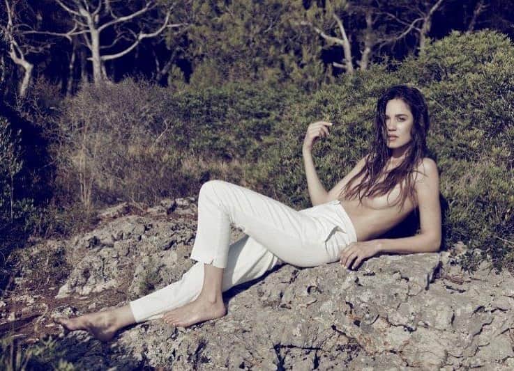 マチルダ・ルッツのインスタグラム：「Self discovery is the most empowering time of your life, you remember who you are and you become the best version of yourself but what they forget to tell you is, to get to a point of pleasure you must face the pain. #nikkirowe #onceuponatime #puglia」