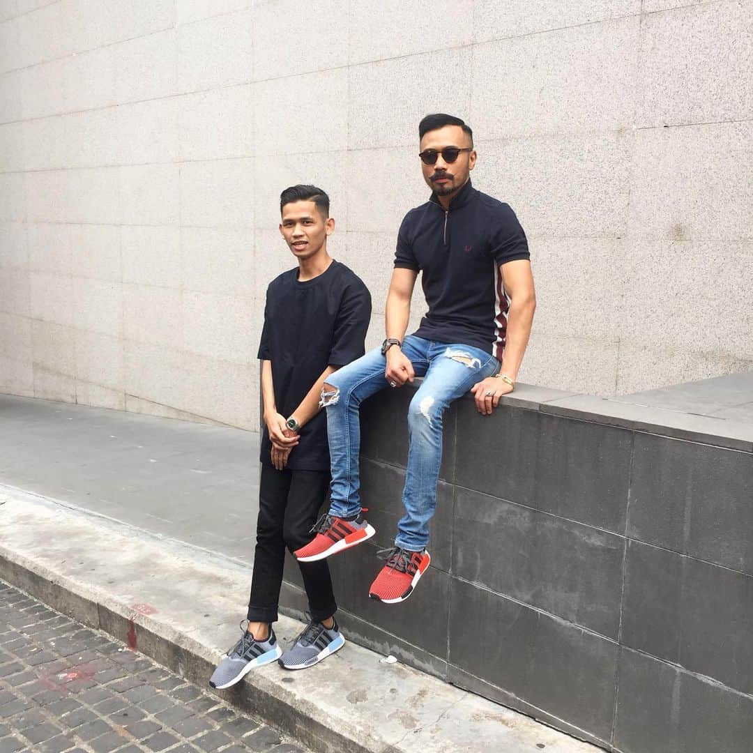 Wak Doyokさんのインスタグラム写真 - (Wak DoyokInstagram)「Congratulations @chong_ed baru dapat khabar dah jadi abah-abah anak pertama hero ootd soon. 🤲🏻 #TakPanaske #AkuYangPakaikoYangPanas #KodahKenapa #WdCigar #MegWak #WakDoyok #LegasiWakDoyok #WDLifeStyle #WakDoyokFC #BeardedGentlemen #Sedagher #MensWear #Fashion #MensFashionReview #StreetFashion #Dapper #Ootd #Style #MensFashionPost #TheMenClub #MenWithClass #Details #Sartorialist #Pittiuomo #Class #British #Usa」12月2日 20時27分 - wakdoyok