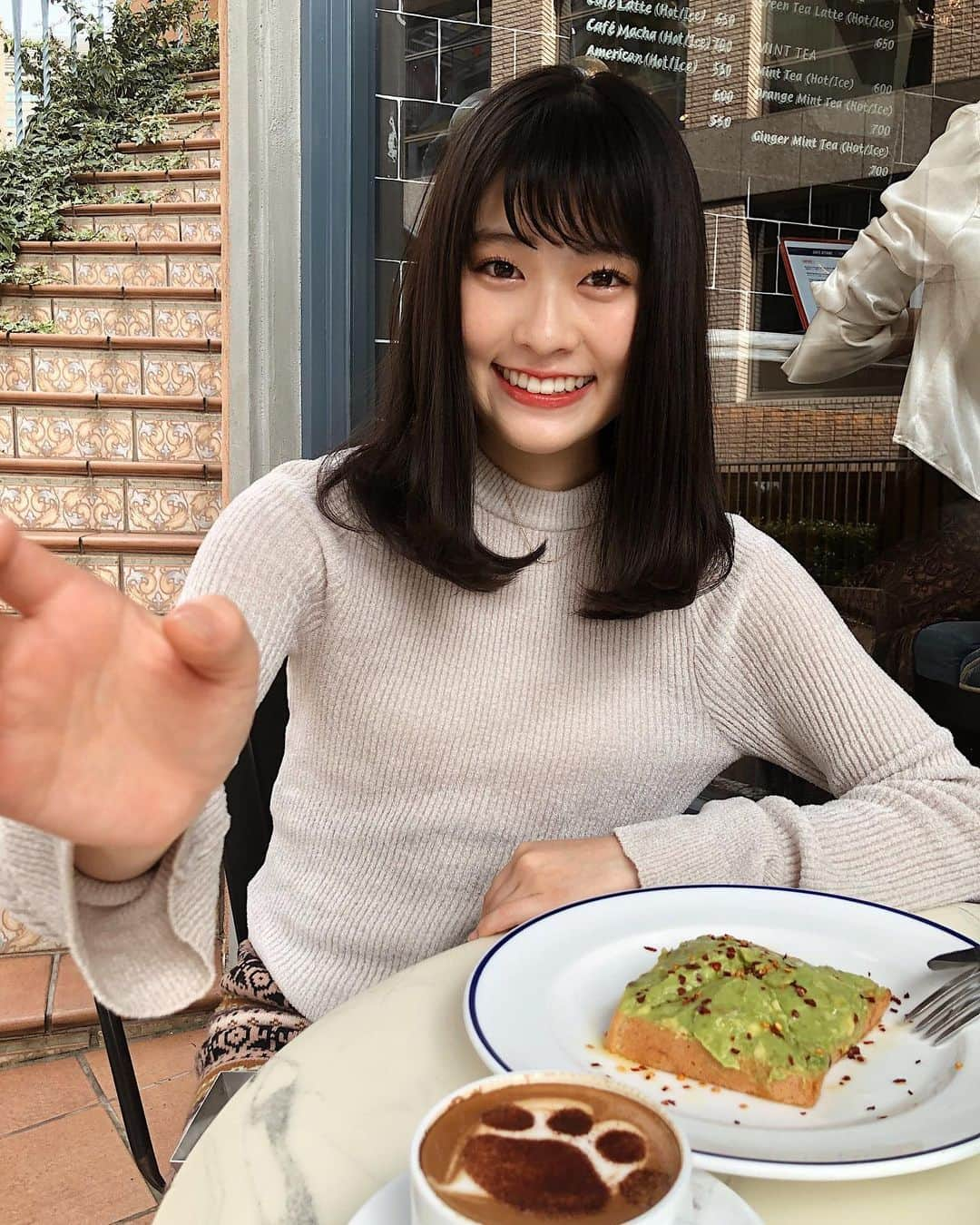 朝日奈芙季さんのインスタグラム写真 - (朝日奈芙季Instagram)「幸せ〜〜🤤﻿ ﻿ ﻿ 先日、ご褒美に﻿ アボカドトーストを食べてきました 🍃🥑💞﻿ ﻿ ﻿ ﻿ もちもちのトーストに﻿ アボカドがたっぷりと塗られていて...﻿ アボカド好きには、たまらん一品でした。。﻿ ﻿ ﻿ ﻿ ずっと食べたかったから嬉しかったどす😽♡﻿ ﻿ ﻿ ﻿ 写真フォルダーにアボカドフォルダー﻿ 作って眺めるのが毎日の日課🦥笑﻿ ﻿  #アボカド #avocado」12月2日 20時25分 - fuki_asahina_official