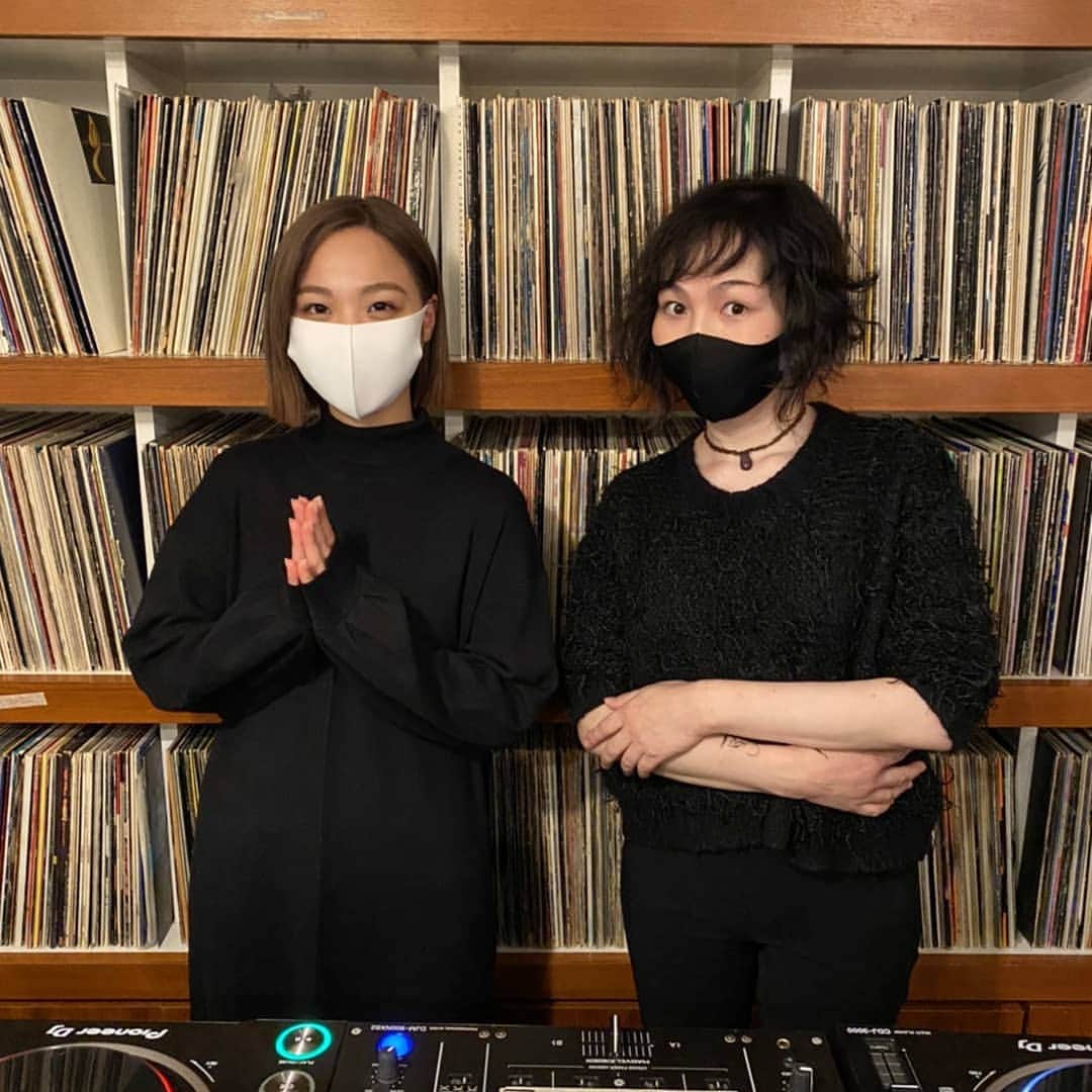 川村由紀のインスタグラム：「今日は @ayane_yamazaki さんと収録でした。#blockfm #shibuyaOIRAN warmup radio by #カワムラユキ 4日金曜20時O.Aでーす。ぜひ聴いてね！」