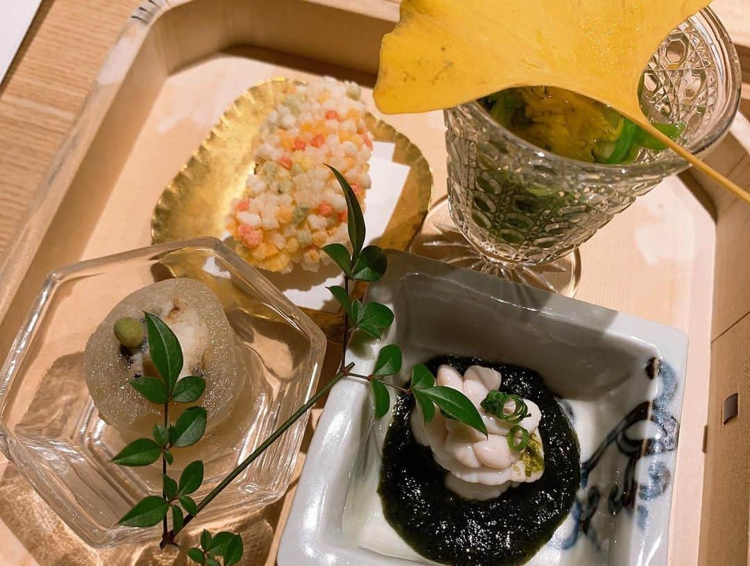 大槻ひびきさんのインスタグラム写真 - (大槻ひびきInstagram)「はにゅたん、おっしーと ご飯行ってきたよ🥰 おっしーからクリスマスプレゼントもらったの🥺✨ ありがとう！！ #xmas #christmas #xmaspresent  #yummy  #恵比寿 #クリスマス」12月3日 6時00分 - yanhibi0221