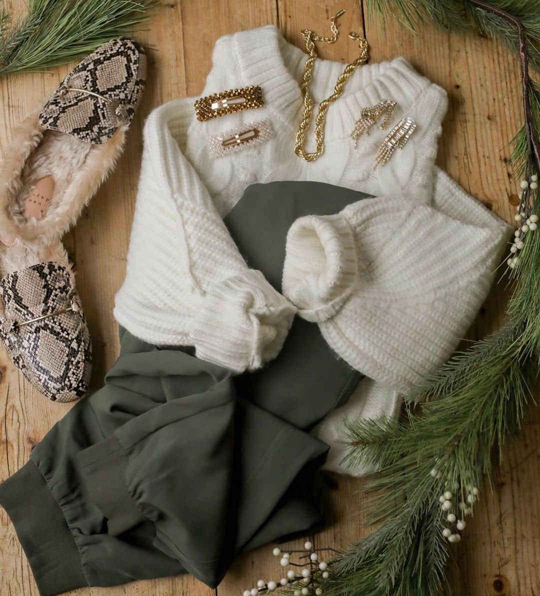 Target Styleのインスタグラム：「When you want to look cute for your trip to the living room. 🎄 #ANewDay」