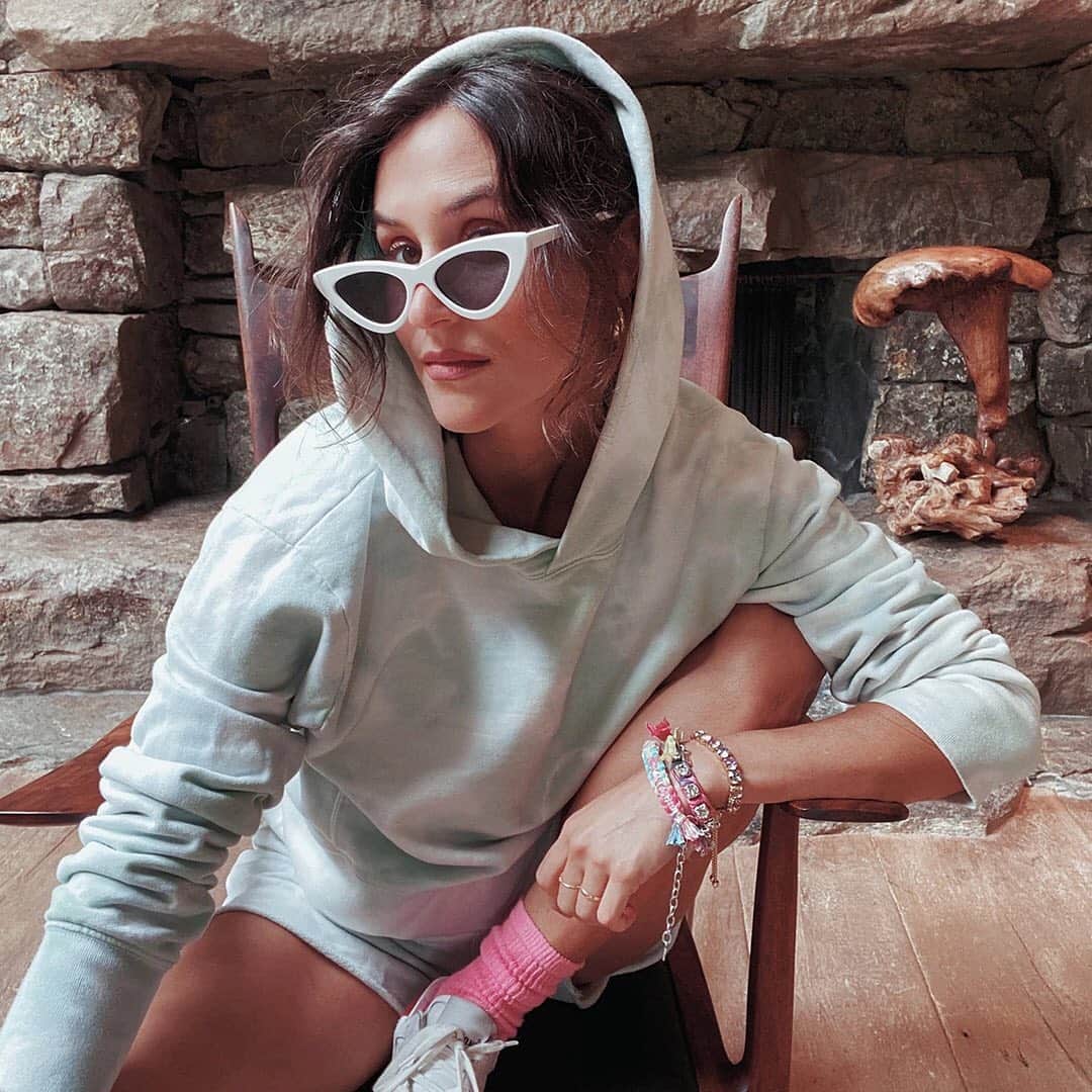 ダニジョーのインスタグラム：「Winter cool ❄️ Shop tie dye hoodies + #tiedye sets at the link in bio 🛒」