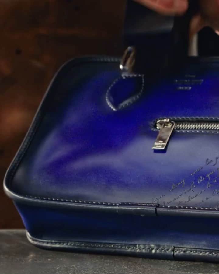 ベルルッティのインスタグラム：「- THE #BERLUTI VIBRANT HOLIDAYS BY @kris_van_assche -    This year, Berluti celebrates the end-of-year holidays with the new Home & Office Objects Collection and a selection of emblematics including the new SIGNATURE canvas collection with a colourful patina twist.   For the new Home & Office Objects Collection, Berluti has teamed up with a select group of highly respected European makers, including Werkstätte Carl Auböck, Bottega Ghianda, San Lorenzo Silversmiths and Simon Hasan, commissioning Berluti editions of iconic historic designs by Gae Aulenti, Afra and Tobia Scarpa, Carl Auböck II and III and new work by Simon Hasan, dating from every decade between the 1950’s and 2000’s.   Both functional and statement-worthy, the selection of emblematics highlights the Un Jour Gulliver, the Toujours tote bag, and the new SIGNATURE canvas collection which includes the Séjour card holder, the Explorer backpack and the Nino clutch to name a few.   For the occasion, the Venezia leather takes on a bold, joyful twist with an array of new patinas. Originally created last year especially to restore the upholstery of Pierre Jeanneret’s furniture pieces- and inspired by the rich colours found in the architecture, landscape and foliage of the north Indian city of Chandigarh -, these vibrant new colours include Utopia blue, Acqua blue, Nespola orange, Sunset purple, Rose Garden pink, Simal red and Grass green. Hand-applied to the Venezia leather and Venezia leather details of the SIGNATURE canvas accessories, they enhance every piece with a unique depth of colour.   Available In-Store and on the E-Shop.   Our Stores in France are now open and our teams will be delighted to welcome you.」