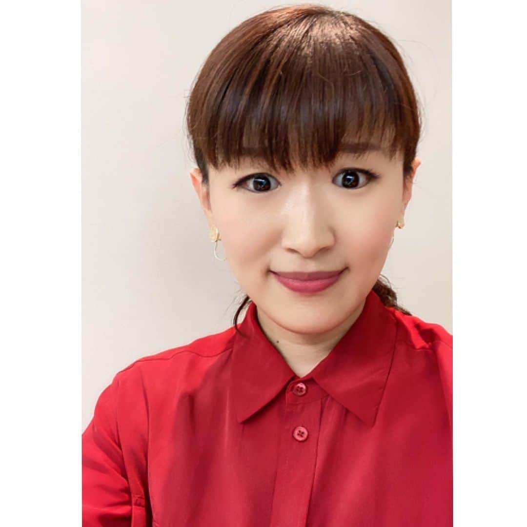 沙羅さんのインスタグラム写真 - (沙羅Instagram)「赤い衣装を着ると、綾瀬スイッチが自動的に入るのでございます❤️﻿みなさんの勝負服は何色でありんすか？ ﻿ #It'sAutomatic.﻿ #綾瀬はるか﻿ #ものまね #沙羅」12月2日 22時40分 - sarapika128