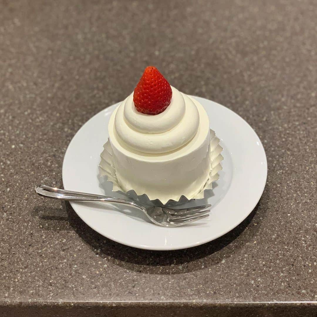 宇佐美佳奈のインスタグラム：「🍰 初PARIYA #pariya」