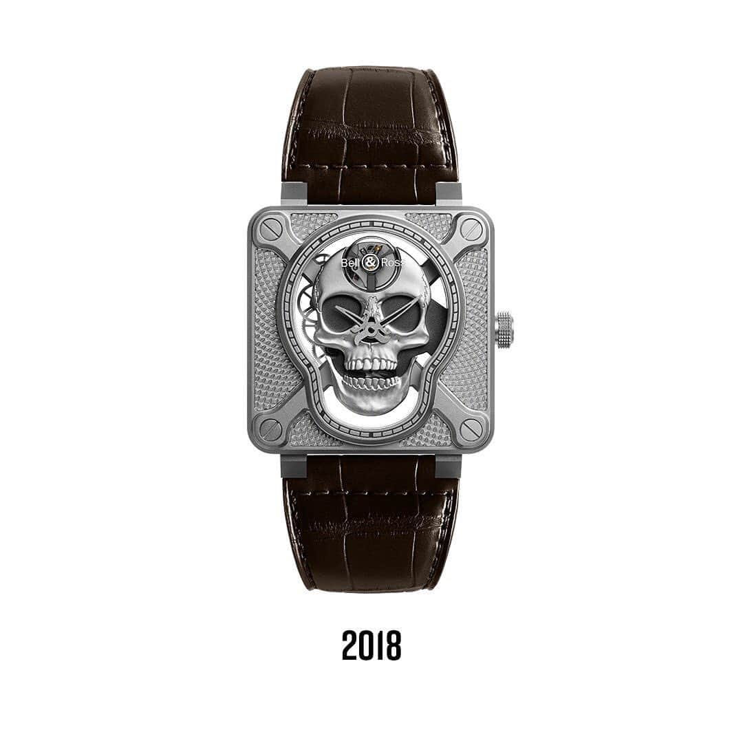 ベル&ロスさんのインスタグラム写真 - (ベル&ロスInstagram)「The Bell & Ross Skull family is approaching its tenth anniversary and has become an iconic collection with around ten of its creations all becoming collector's items.  2018: BR 01 Laughing Skull  The SKULL family welcomed a new skull watch, fitted with one of the brand's automaton movement. The jaw of the skull on its dial appeared to smile when activated.   2016: BR 01 Burning Skull This unprecedented version combined military symbolism and the art of tattooing. Its case, engraved with sparks, was decorated with a black lacquer reminiscent of the ink used by tattoo artists.  2009: BR 01 Skull The BR 01 SKULL was one of the first to follow in the footsteps of this skull trend, with many manufactures later following suit.」12月2日 23時00分 - bellrosswatches