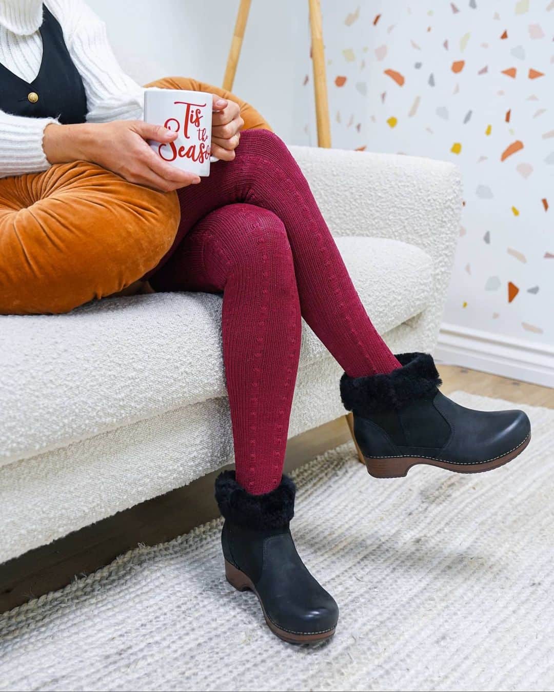 ダンスコのインスタグラム：「Us getting cozy waiting for Santa. Shop Bettie on our website now!」