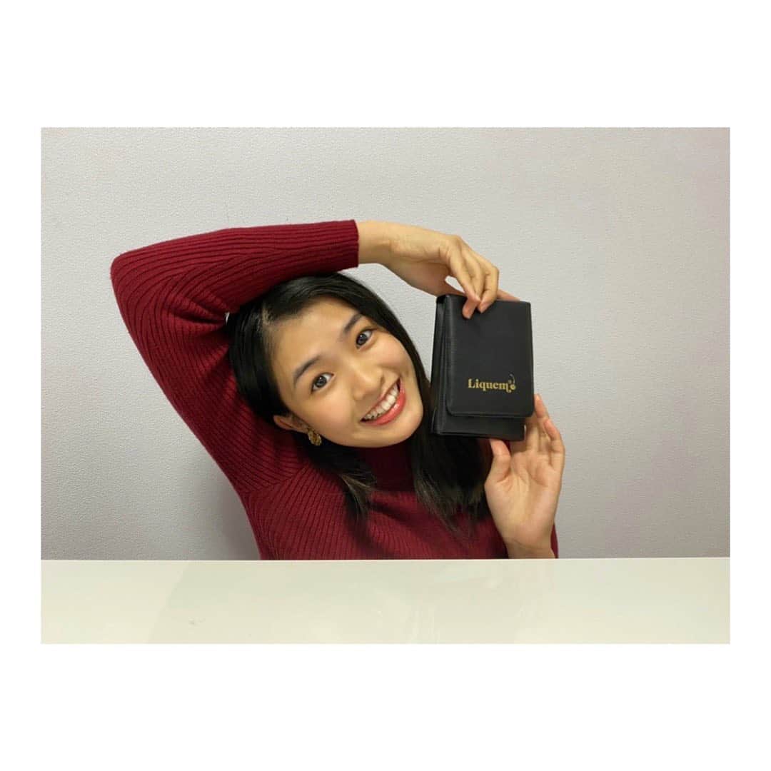 のインスタグラム：「・ ニコラ1月号の付録は！ Liquemさんとのコラボ☺︎ ミラーも付いてるの、優秀~~」