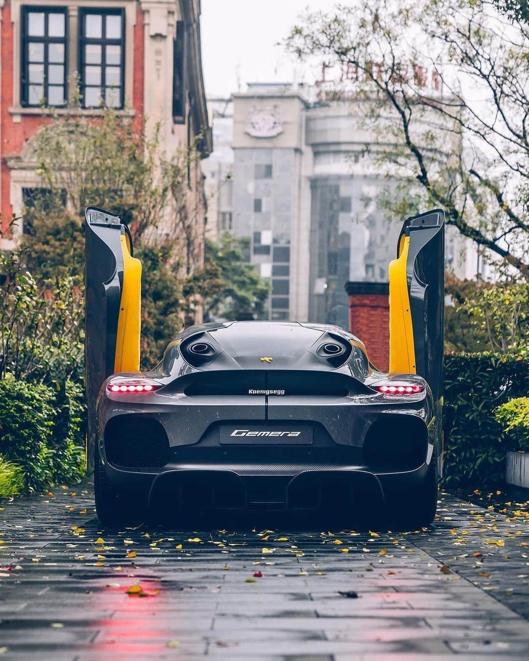 CARLiFESTYLEさんのインスタグラム写真 - (CARLiFESTYLEInstagram)「The Koenigsegg Gemera. Photo by @qiuyangphoto #carlifestyle #gemera」12月2日 23時07分 - carlifestyle