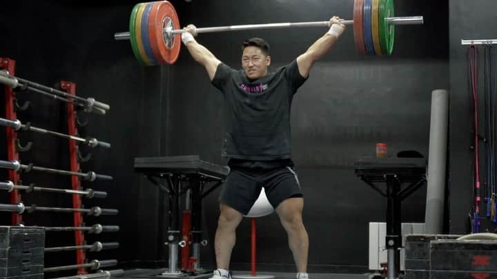 山本俊樹のインスタグラム：「- snatch 160 KG clean & jerk 200 KG  @blackships_choujin1  雨ニモマケズ 風ニモマケズ 耐エテ勝ツ  #ウエイトリフティングやろうぜ  #耐えて勝つ #率先垂範 #FINELAB #CHRIO #CHERANDKER」
