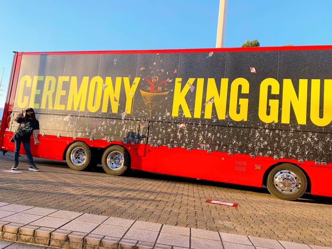坂本遥奈さんのインスタグラム写真 - (坂本遥奈Instagram)「日本ガイシホールで開催されたkinggnuさんのライブ🎤 『King Gnu Live Tour 2020 AW “CEREMONY”』行ってきました！ 久々のライブ参戦。 本当にかっこよかった… 大好きな曲も聞けて嬉しかったし、三文小説。鳥肌でした。 めちゃくちゃ幸せな時間を過ごせて、寿命が伸びた気がします。明日から色んなこと頑張るぞ〜♪ モチベーションアップ！もー幸せ！！！ みなさま、今日もお疲れさま(^^) お休みなさい😌🎶 #kinggnulivetour2020ceremony  #kinggnu」12月2日 23時17分 - haruna_sakamoto_official