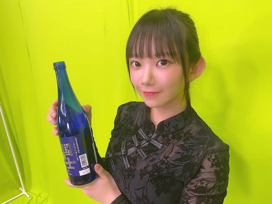 長澤茉里奈さんのインスタグラム写真 - (長澤茉里奈Instagram)「お注ぎしましょか🍶 #日本酒 #国士無双 #日本酒好き #飲みすぎ注意」12月2日 23時18分 - marinanagasawa1008