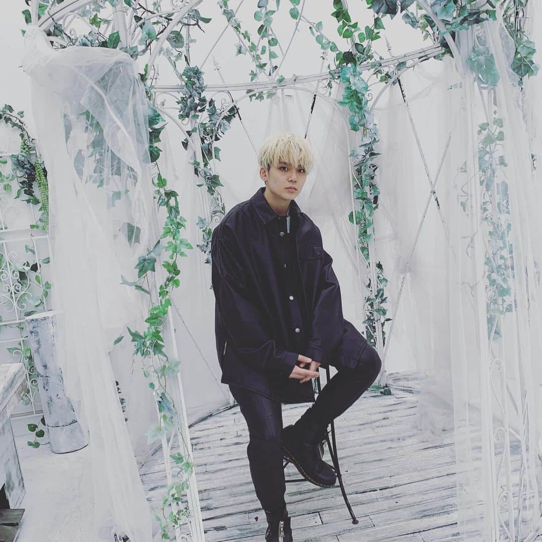 沢村玲/REIのインスタグラム：「オフショットパート2！🎁  てか今日寒すぎ❄️  #オフショット  #映え村玲  #映え村玲流行らせるの会 #ワンエン #ONOXmasLive」