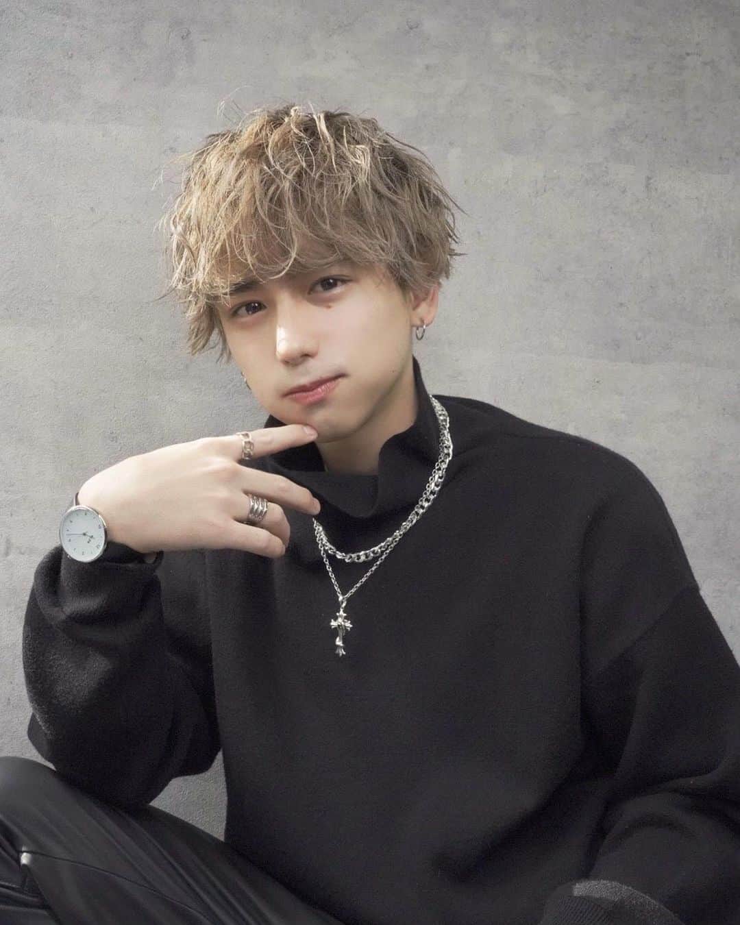 ふゆみんさんのインスタグラム写真 - (ふゆみんInstagram)「めちゃくちゃかっこよく仕上げて頂きました🔥 ありがとうございました！ みんなも是非1回行ってみてください！ 髪型で変わります人生🤞  @signal8756 @syn_yukiya @shuta_muramatsu」12月2日 23時24分 - fuyumi88