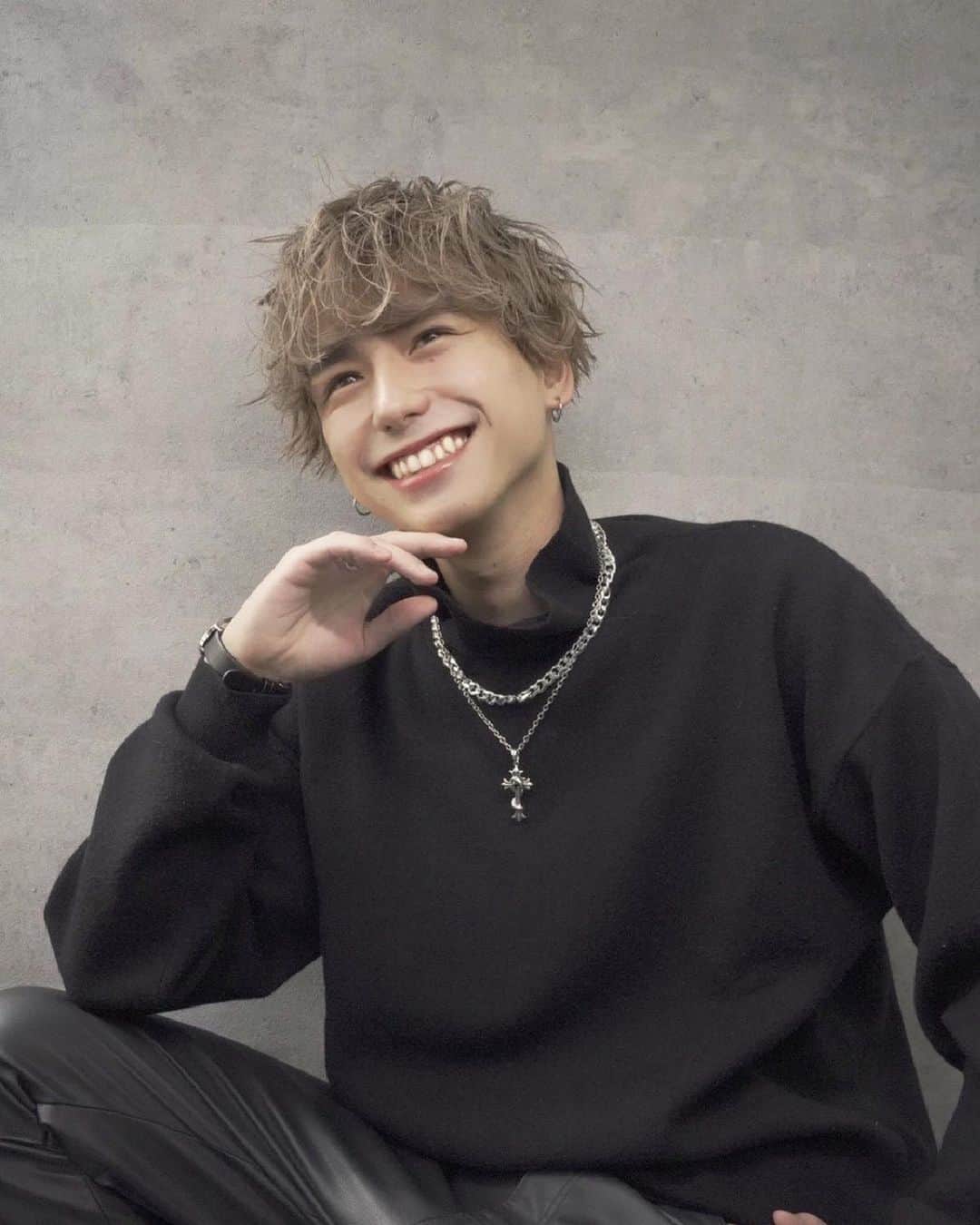 ふゆみんさんのインスタグラム写真 - (ふゆみんInstagram)「めちゃくちゃかっこよく仕上げて頂きました🔥 ありがとうございました！ みんなも是非1回行ってみてください！ 髪型で変わります人生🤞  @signal8756 @syn_yukiya @shuta_muramatsu」12月2日 23時24分 - fuyumi88