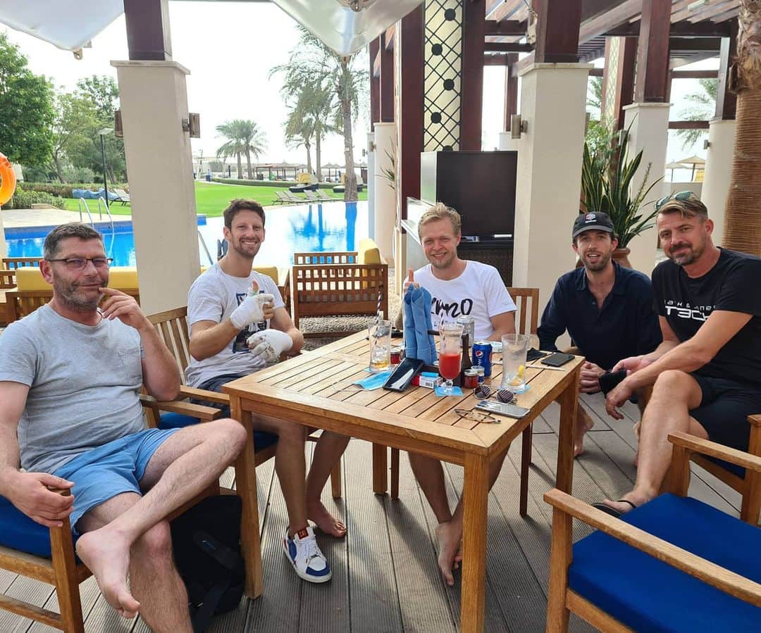ロマン・グロージャンのインスタグラム：「Bloody cool to share a lunch with my friend @kevinmagnussen」