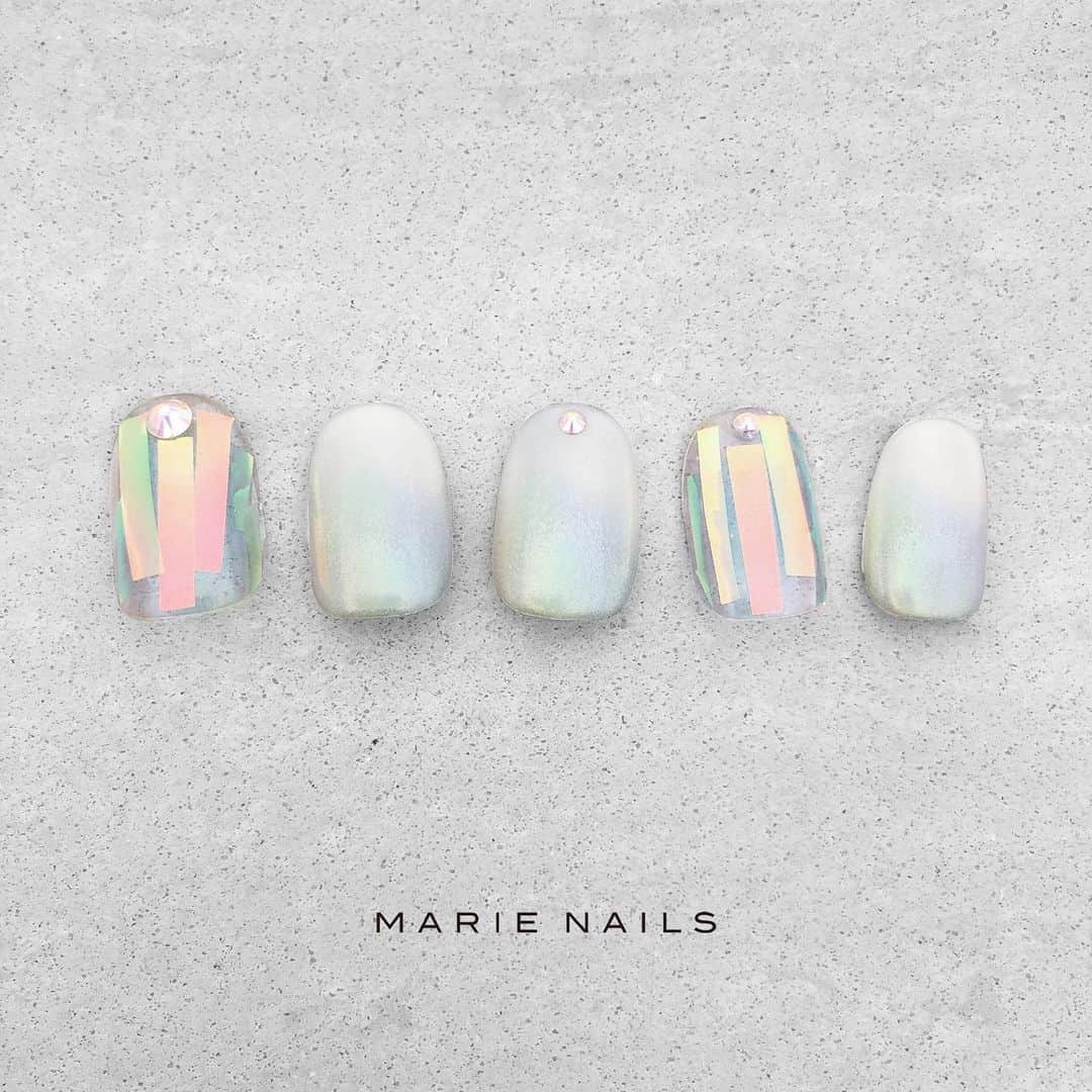marienails_jpnのインスタグラム：「#nailist #marienails #nail #nails #naildesign #nailart #fashion #いわき #磐田 #洛北 #京都 #梅田 #堀江 #神戸 #マリーネイルズ #ネイルデザイン #ネイル #ジェルネイル #ファッション #ネイルサロン #ネイリスト #お洒落さんと繋がりたい #美甲 #ネイルアート #おしゃれ #コーデ」