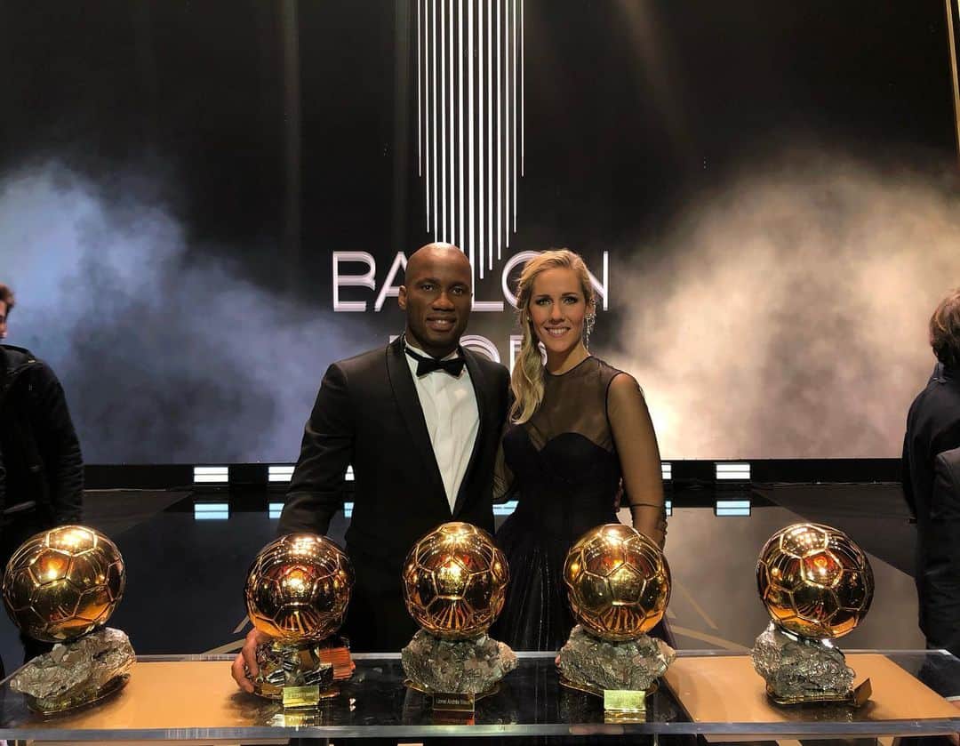 ディディエ・ドログバのインスタグラム：「About a year ago @sandyheribert @francefootball @leomessi @berluti ✨」