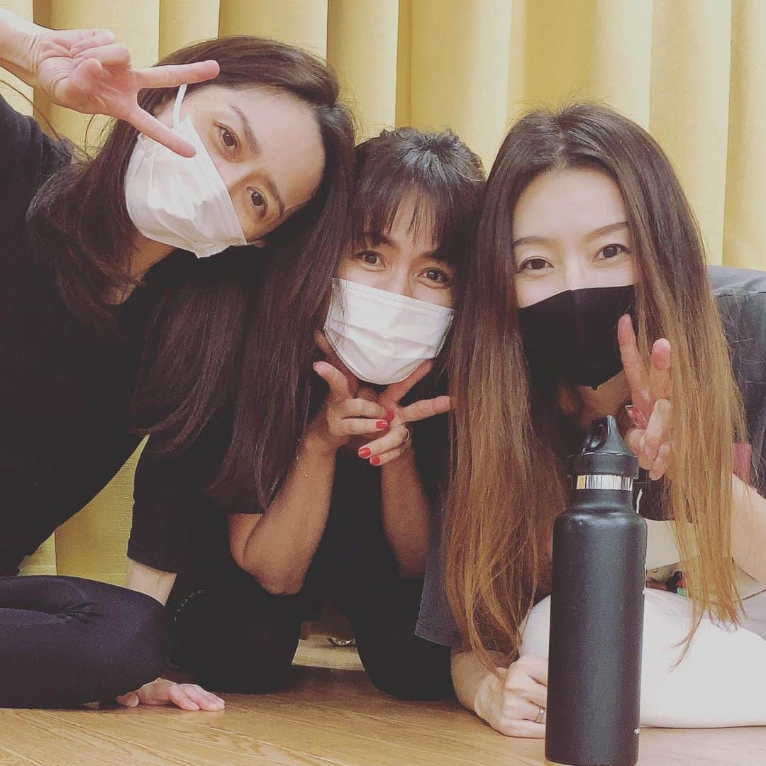 木原さとみさんのインスタグラム写真 - (木原さとみInstagram)「夜のリハ終了！ 疲れたーーーーー 今日は、ビクビクし過ぎてしまった😖😖😖 もっと楽しまないとね！ 明日も頑張る💪💪💪　 さっさと寝たいけど、リハ終わりはすぐに寝付けない… #TPD30  ライブまであと4日！！　なんとか体力もちますよーに🙏」12月2日 23時47分 - satop0704