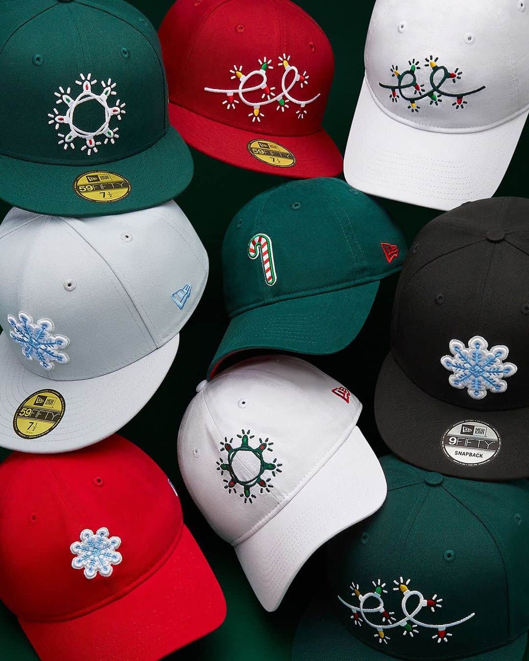 ニューエラ・キャップのインスタグラム：「Snowflakes, colorful lights and candy canes. All things to keep the Holiday spirit going with the #NewEraGiftGuide. Shop the full Holiday Pack now at neweracap.com. . Link in bio to shop!」