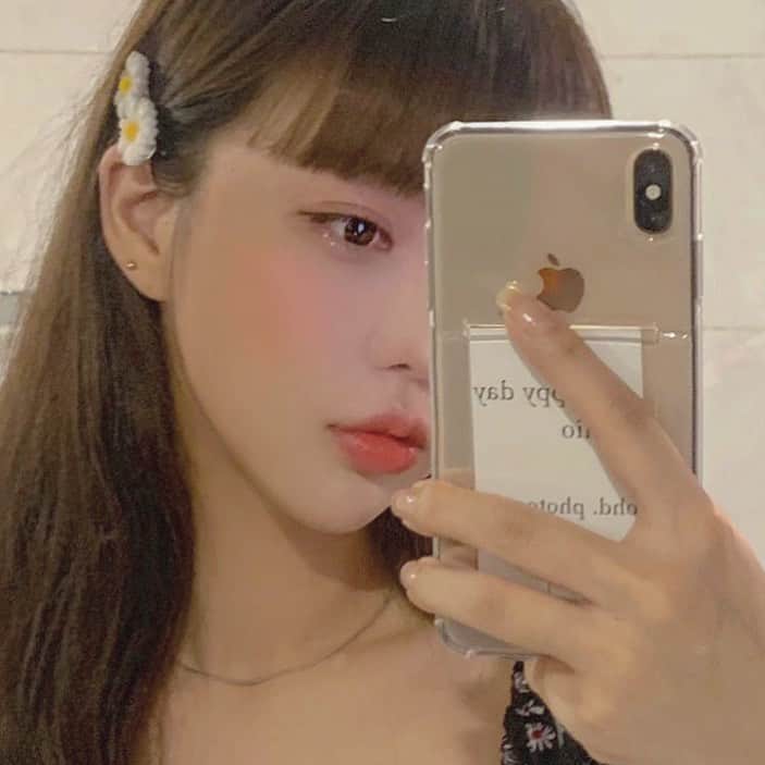ユン・アラのインスタグラム：「🌼  3시 이전 주문주신 건은  오늘 모두 발송되었으며, 3시 부터 공구 마감된 자정까지의 주문은 내일 모두 일괄배송 됩니다 🤍🤎  10분 후에 공구 마감할게요! 감사합니다 💫」