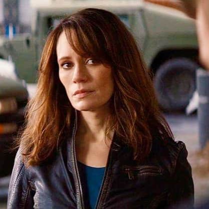 エミリー・スワローのインスタグラム：「Serving looks last season on @sealteamcbs - I don’t recall why I was so dang moody in this shot, but it’s got me excited to see what’s in store when #season4 premieres TONIGHT with a special two-hour episode.  Let’s watch together at 9/8 central on @cbstv   #sealteam #sealteamcbs #seasonpremiere #jatalie」