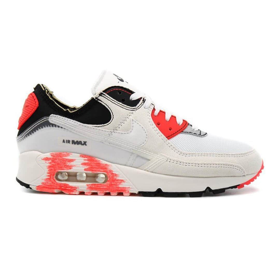 HYPEBEASTさんのインスタグラム写真 - (HYPEBEASTInstagram)「@hypebeastkicks: @nike has deconstructed and turned the Air Max 90 inside-out. Very reminiscent of the aforementioned “Infrared” pair, but swaps out much of its black paneling for white-toned elements. Overall, the sneaker adopts a deconstructed aesthetic thanks to its rough-edged finish that’s most notable on the black collar, as well as on the white suede mid-section where you’ll spot contrasting topstitching. Nike has also added the interior structural support on the exterior of the shoe which gives the sneaker definition on the outside, and this clear panel continues around the back of the shoe to cover the heel. Pick up a pair on December 10 for approximately $193 USD via @afewstore.⁠⠀ Photo: AFEW Store」12月3日 0時03分 - hypebeast