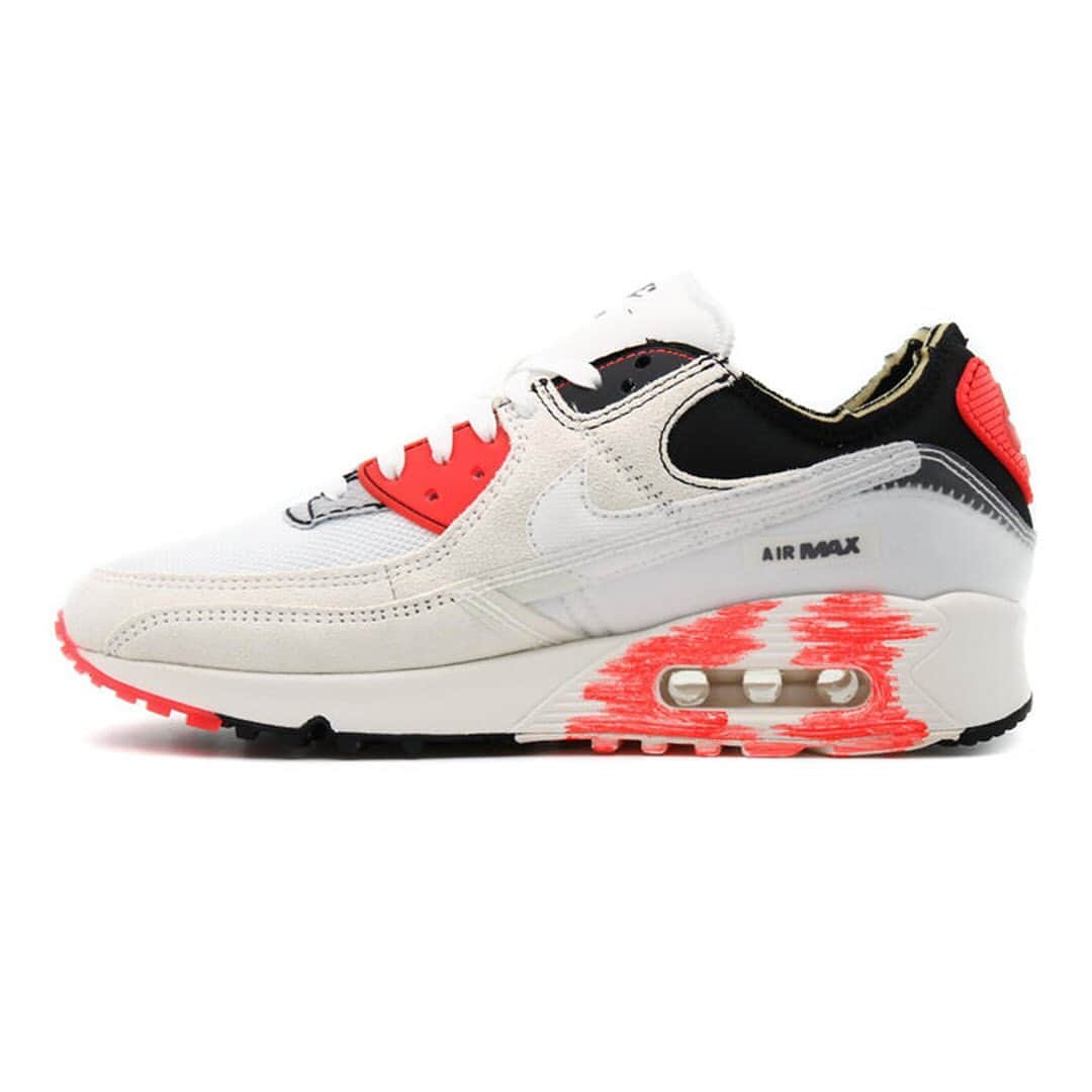 HYPEBEASTさんのインスタグラム写真 - (HYPEBEASTInstagram)「@hypebeastkicks: @nike has deconstructed and turned the Air Max 90 inside-out. Very reminiscent of the aforementioned “Infrared” pair, but swaps out much of its black paneling for white-toned elements. Overall, the sneaker adopts a deconstructed aesthetic thanks to its rough-edged finish that’s most notable on the black collar, as well as on the white suede mid-section where you’ll spot contrasting topstitching. Nike has also added the interior structural support on the exterior of the shoe which gives the sneaker definition on the outside, and this clear panel continues around the back of the shoe to cover the heel. Pick up a pair on December 10 for approximately $193 USD via @afewstore.⁠⠀ Photo: AFEW Store」12月3日 0時03分 - hypebeast