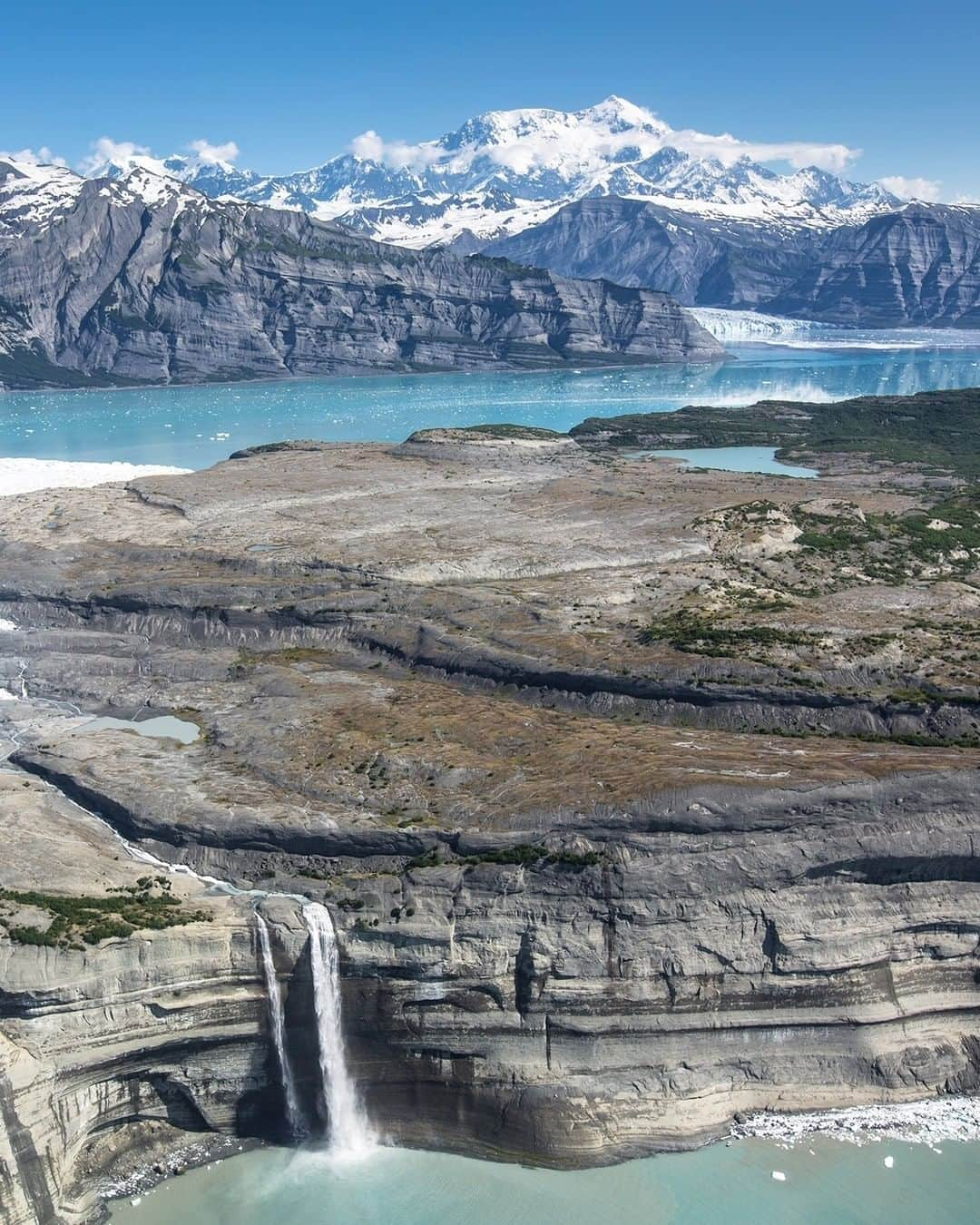 アメリカ内務省さんのインスタグラム写真 - (アメリカ内務省Instagram)「On this day 40 years ago, President Carter signed into law the Alaska National Interest Lands Conservation Act (#ANILCA), giving special protection to 157 million acres of land in #Alaska including national parks, national wildlife refuges, national monuments, wild and scenic rivers, recreational areas, national forests, and conservation areas. It was, and remains to date, the single largest expansion of protected lands in history and more than doubled the size of the National Park System.  As part of the law, Wrangell-St. Elias National Park and Preserve (@wrangellstenps)  was established only two years after it was designated a national monument. Wrangell-St. Elias is a vast national park that rises from the ocean all the way up to 18,008 ft. At 13.2 million acres, the park is the same size as #Yellowstone, #Yosemite, and Switzerland combined! Within this wild landscape, people continue to live off the land as they have done for centuries. This rugged, beautiful land is filled with opportunities for adventure. Photo of Wrangell-St. Elias National Park and Preserve by Jacob W. Frank, National Park Service.」12月3日 0時25分 - usinterior