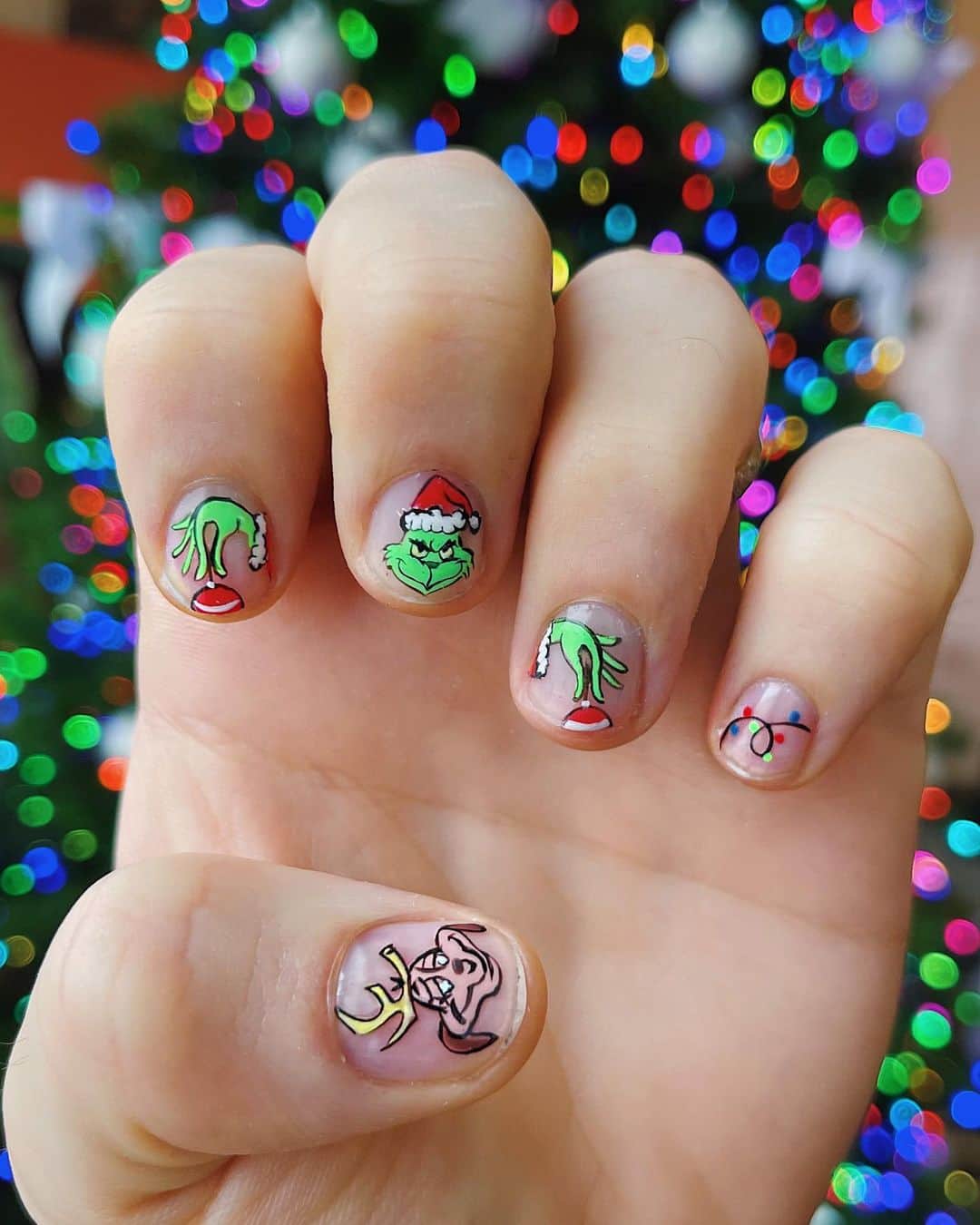 フェデスのインスタグラム：「Unghiette natalizie 🎄」